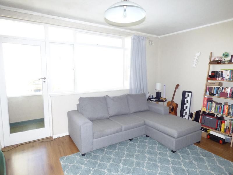 To Let 1 Bedroom Property for Rent in Sea Point Western Cape